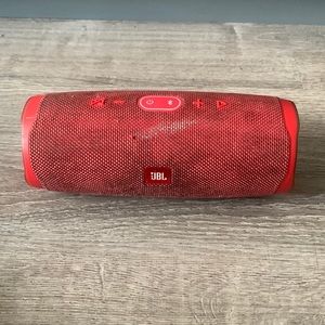 JBL charge 4 red